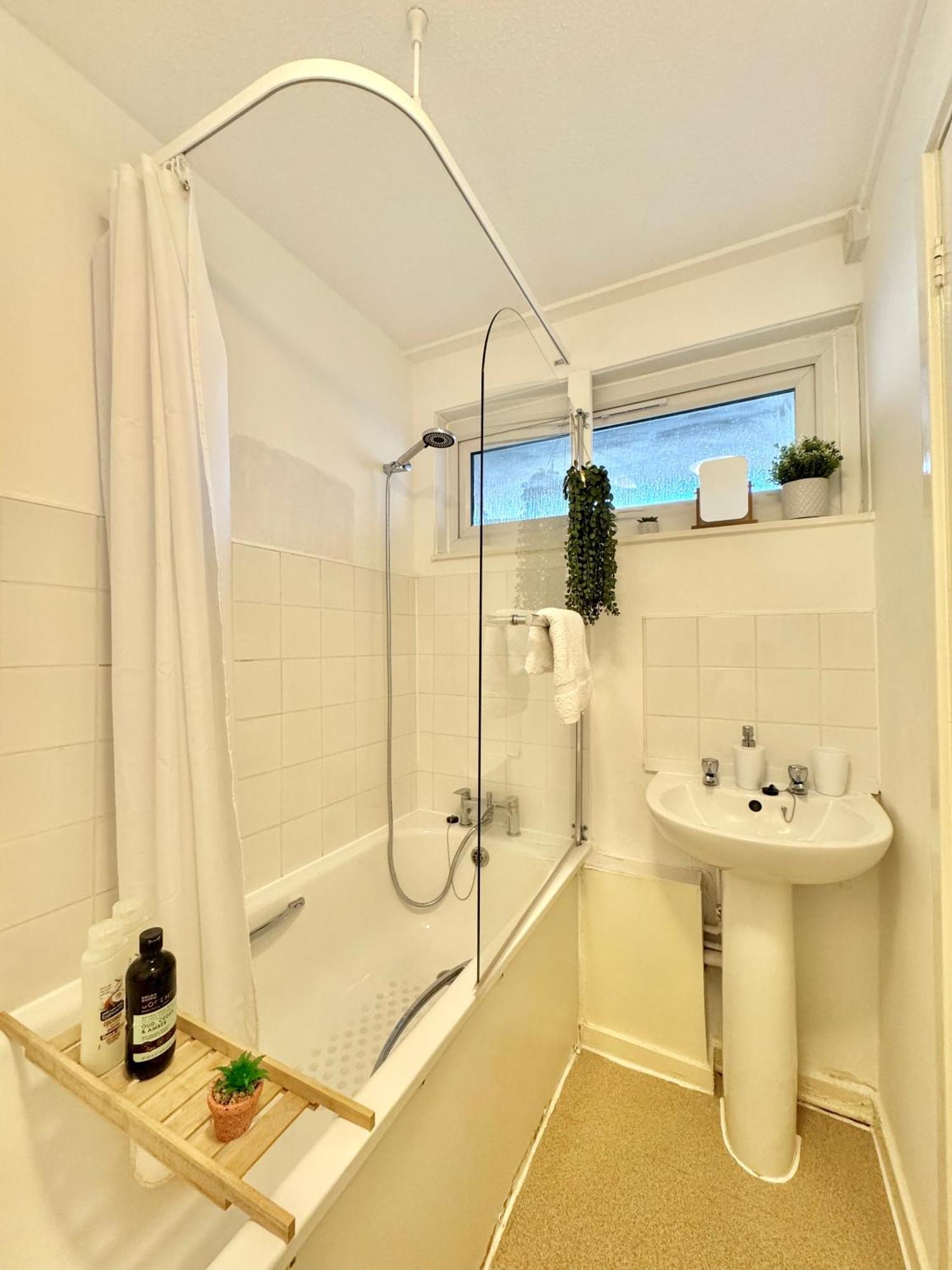 Stunning Apartment, Sleeps 4, Central London, 1 Bedroom, Zone 1, Kennington - Open For Business Stays, Long Stays And Families Relocating Exterior foto